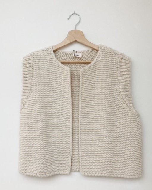 Knitted Vest Cosy Creme